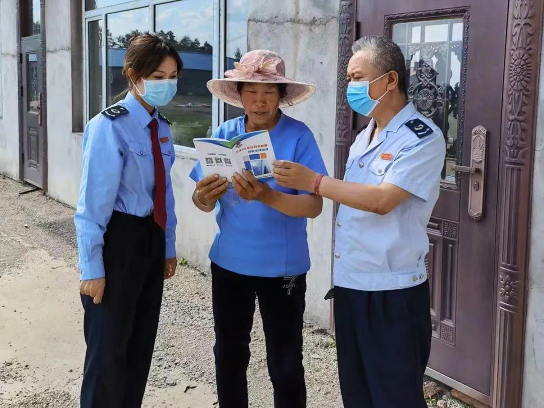 “虾兵蟹将太热闹,金鸡报晓有狗叫”打一最佳准确生肖,警惕虚假宣传,精准解答解释落实